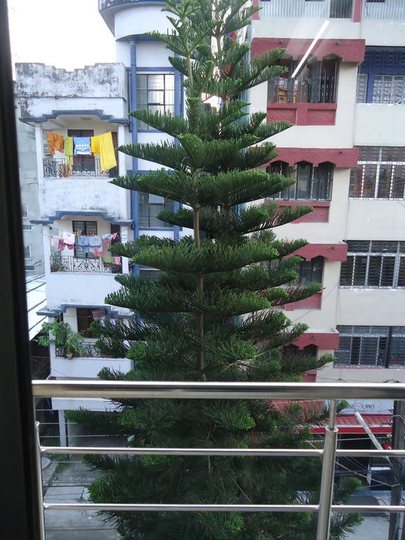 Hotel Debjyoti Siliguri Δωμάτιο φωτογραφία