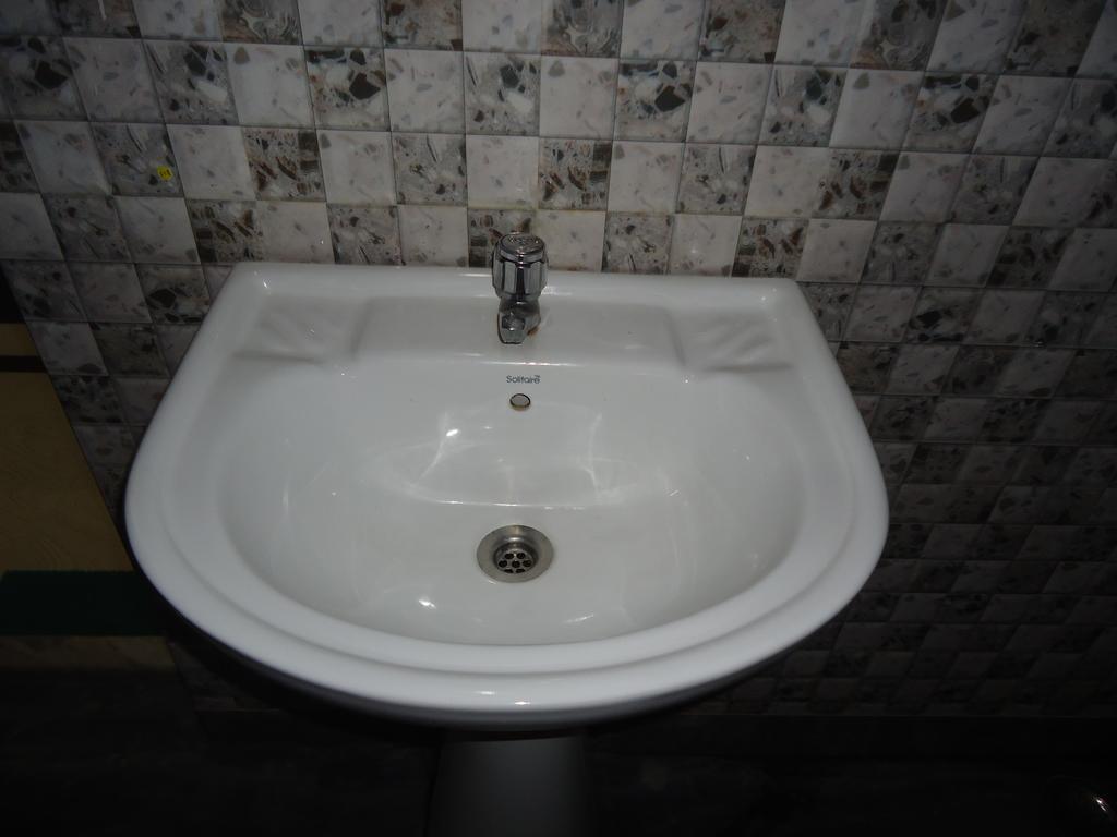 Hotel Debjyoti Siliguri Δωμάτιο φωτογραφία