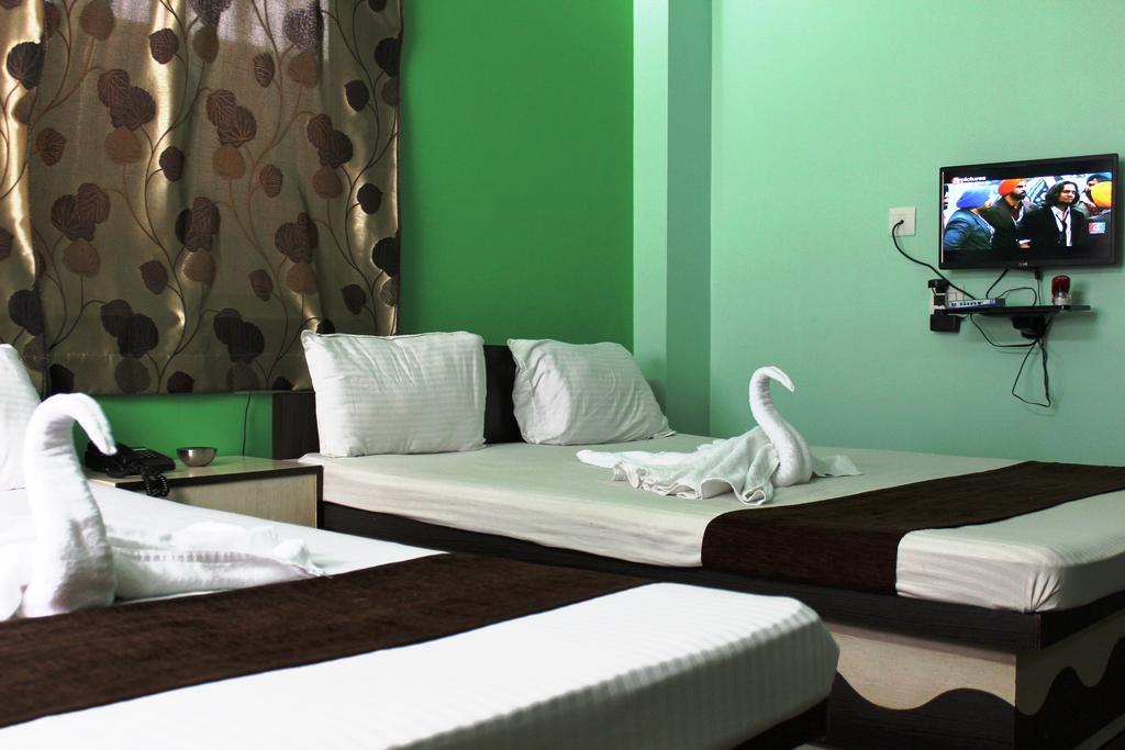 Hotel Debjyoti Siliguri Εξωτερικό φωτογραφία