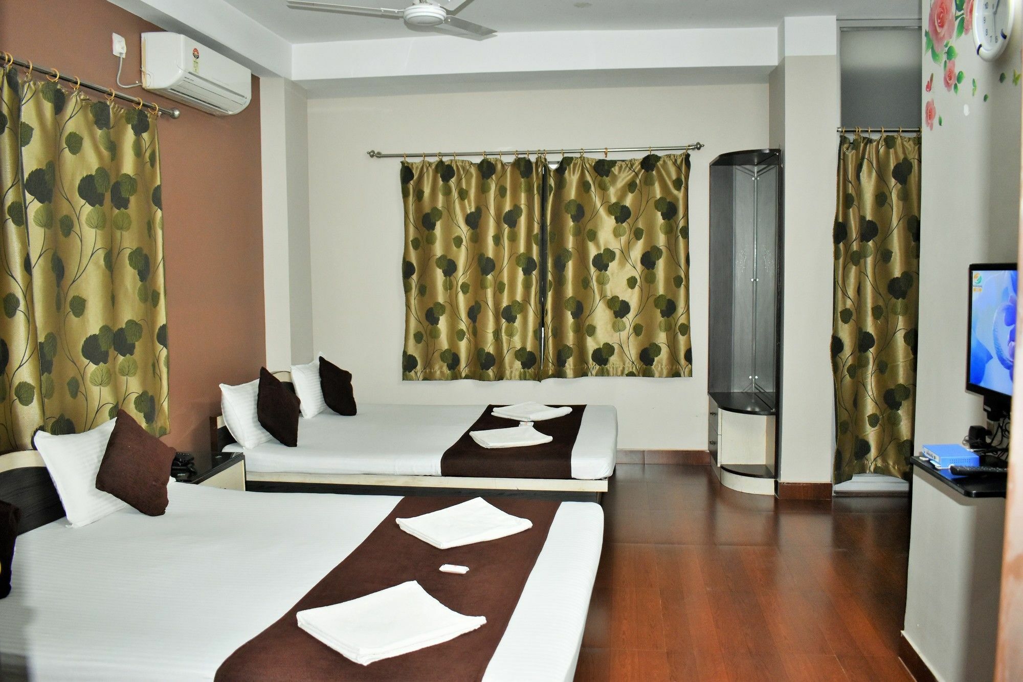 Hotel Debjyoti Siliguri Εξωτερικό φωτογραφία